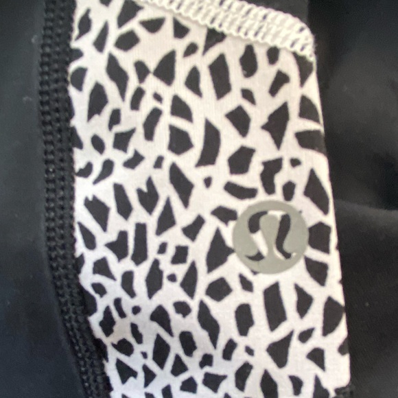 Lululemon Pace Rival Crop in Black/Miss Mosaic Black Sz 4 - Picture 13 of 16